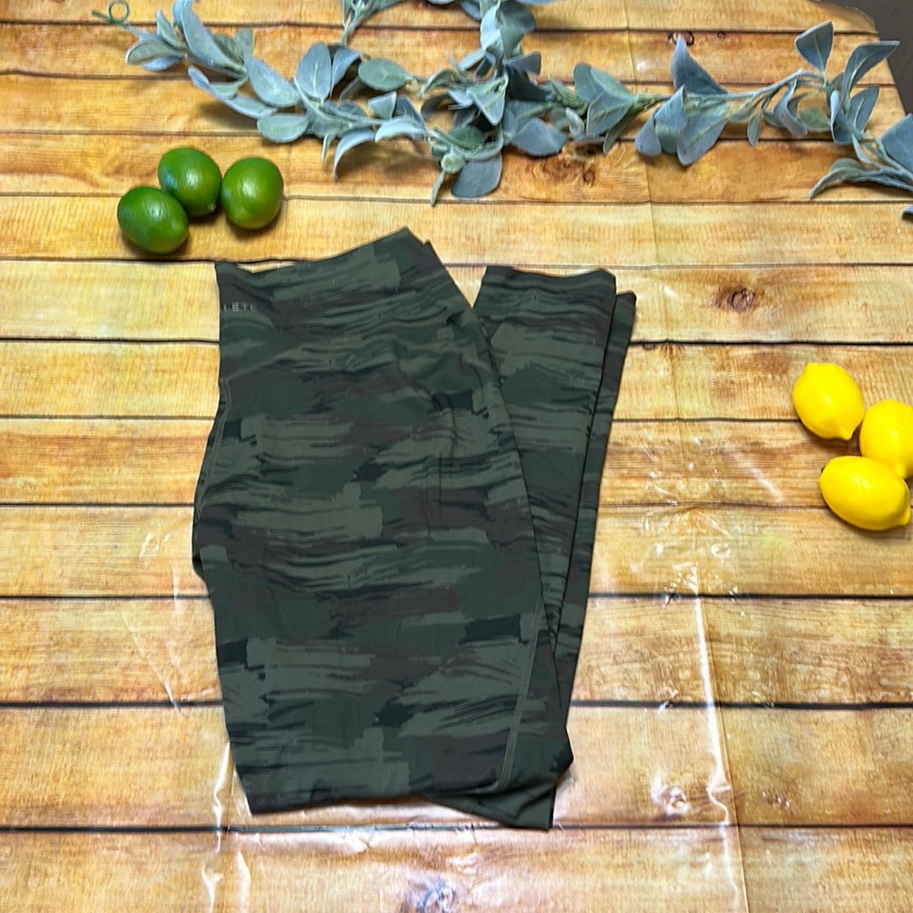Green alphalete camo leggings xxl
